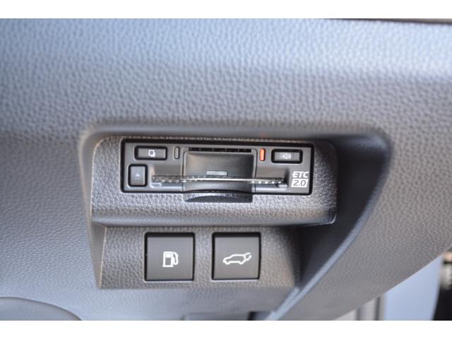 クラウンスポーツ Ｚ　ＴＨＥ　７０ｔｈ　ＺＥＵＳエアロ　パノラマルーフ　デジタルミラー　ブラインドスポットモニター　パワーバックドア　本革シート　ヘッドアップディスプレイ　　前後ドラレコ　ＥＴＣ２．０　フルセグＴＶ　　ＡＣ１００Ｖ（54枚目）