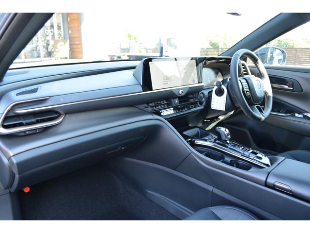 クラウンスポーツ Ｚ　ＴＨＥ　７０ｔｈ　ＺＥＵＳエアロ　パノラマルーフ　デジタルミラー　ブラインドスポットモニター　パワーバックドア　本革シート　ヘッドアップディスプレイ　　前後ドラレコ　ＥＴＣ２．０　フルセグＴＶ　　ＡＣ１００Ｖ（60枚目）