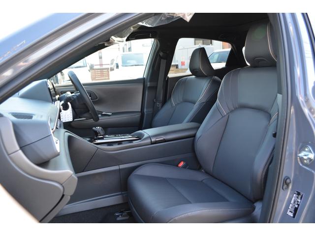 クラウンスポーツ Ｚ　ＴＨＥ　７０ｔｈ　ＺＥＵＳエアロ　パノラマルーフ　デジタルミラー　ブラインドスポットモニター　パワーバックドア　本革シート　ヘッドアップディスプレイ　　前後ドラレコ　ＥＴＣ２．０　フルセグＴＶ　　ＡＣ１００Ｖ（62枚目）