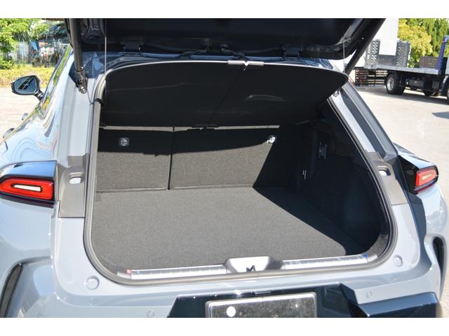 クラウンスポーツ Ｚ　ＴＨＥ　７０ｔｈ　ＺＥＵＳエアロ　パノラマルーフ　デジタルミラー　ブラインドスポットモニター　パワーバックドア　本革シート　ヘッドアップディスプレイ　　前後ドラレコ　ＥＴＣ２．０　フルセグＴＶ　　ＡＣ１００Ｖ（70枚目）