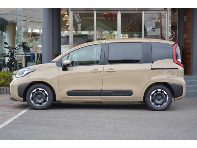 シエンタ ハイブリッドＺ　純正１０．５型ナビ　ドラレコ　ＥＴＣ　全周囲カメラ　ＢＳＭ　トヨタセーフティセンス　７人乗り　フルセグ　両側電動スライドドア　ＬＥＤヘッドライト　シートヒーター　ステアリングヒーター　レーダークルーズ（4枚目）