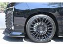 ヴォクシー ハイブリッドＳ－Ｚ　ＺＥＵＳ新車カスタム　エアロ（Ｆ・Ｓ・Ｒ・ＧＧ）・４本出しマフラー（チタンカラーテール）・１９インチ・車高調・１０．５型ＤＡプラス・３眼ＬＥＤヘッド・快適パッケージＨＩ（4枚目）