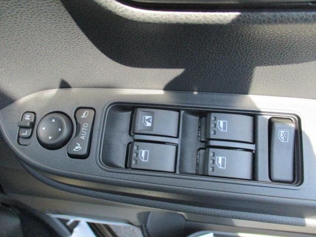 タント Ｘ　４ＷＤ　バックカメラ　両側スライド・片側電動　ナビ　クリアランスソナー　レーンアシスト　衝突被害軽減システム　オートライト　ＬＥＤヘッドランプ　スマートキー　アイドリングストップ　電動格納ミラー（10枚目）