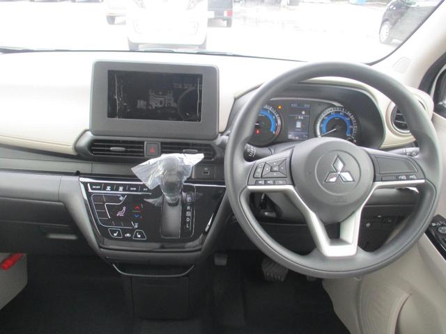 ｅＫワゴン Ｇ　バックカメラ　クリアランスソナー　レーンアシスト　衝突被害軽減システム　オートライト　スマートキー　アイドリングストップ　電動格納ミラー　シートヒーター　ベンチシート　ＣＶＴ　盗難防止システム　ＡＢＳ（5枚目）