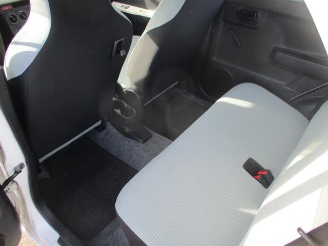 アルト Ｆ　４ＷＤ　ＥＴＣ　キーレスエントリー　シートヒーター　ＡＴ　盗難防止システム　ＡＢＳ　ＥＳＣ　ＣＤ　ミュージックプレイヤー接続可　アルミホイール　衝突安全ボディ　エアコン　パワーステアリング（32枚目）