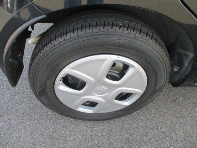 アルト Ｆ　キーレスエントリー　電動格納ミラー　ＡＴ　盗難防止システム　ＡＢＳ　ＥＳＣ　ＣＤ　ミュージックプレイヤー接続可　衝突安全ボディ　エアコン　パワーステアリング　パワーウィンドウ　運転席エアバッグ（22枚目）