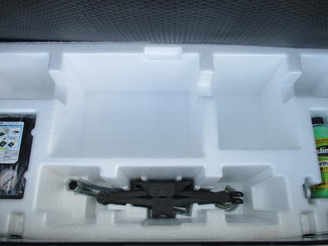 アルト Ｆ　キーレスエントリー　電動格納ミラー　ＡＴ　盗難防止システム　ＡＢＳ　ＥＳＣ　ＣＤ　ミュージックプレイヤー接続可　衝突安全ボディ　エアコン　パワーステアリング　パワーウィンドウ　運転席エアバッグ（29枚目）