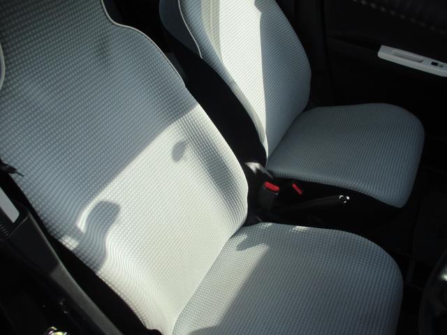 アルト Ｆ　キーレスエントリー　電動格納ミラー　ＡＴ　盗難防止システム　ＡＢＳ　ＥＳＣ　ＣＤ　ミュージックプレイヤー接続可　衝突安全ボディ　エアコン　パワーステアリング　パワーウィンドウ　運転席エアバッグ（38枚目）