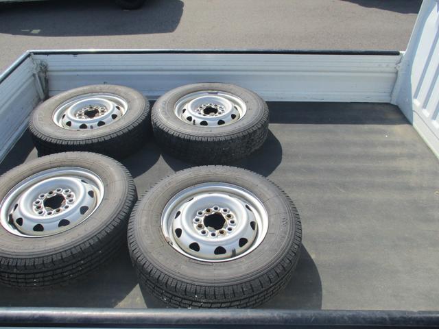 ミニキャブトラック Ｓカスタム　エアコン付　４ＷＤ　４ＷＤ　軽トラック　ＭＴ　エアコン（39枚目）