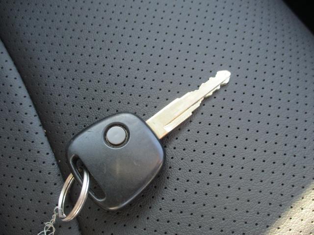 ワゴンR ハイブリッドFX ETC クリアランスソナー 衝突被害軽減システム オートライト キーレスエントリー アイドリングストップ 電動格納ミラー シートヒーター ベンチシート CVT 盗難防止システム ABS ESC CD(11枚目)