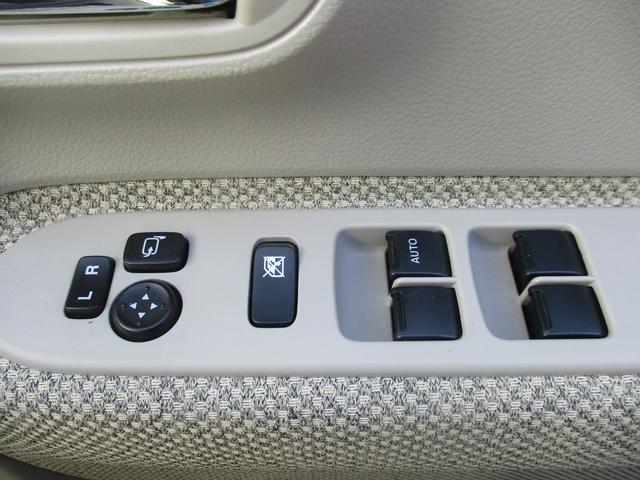 アルトラパン S クリアランスソナー レーンアシスト 衝突被害軽減システム オートライト HID スマートキー アイドリングストップ シートヒーター ベンチシート CVT 盗難防止システム ABS ESC CD(9枚目)