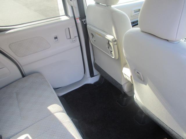 キッズコーナー完備！奥様も安心してゆっくりお車をご覧頂けます。フリードリンクもありますので、ご自由にお召し上がり下さいね♪