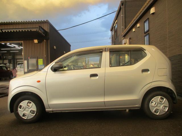 アルト F 4WD 衝突被害軽減システム キーレスエントリー シートヒーター AT 盗難防止システム ABS ESC CD ミュージックプレイヤー接続可 衝突安全ボディ エアコン パワーステアリング(19枚目)