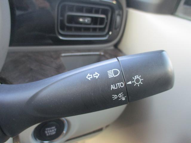 アルトラパン モード　クリアランスソナー　レーンアシスト　衝突被害軽減システム　オートライト　ＨＩＤ　スマートキー　アイドリングストップ　電動格納ミラー　シートヒーター　ベンチシート　ＣＶＴ　盗難防止システム　ＡＢＳ（12枚目）