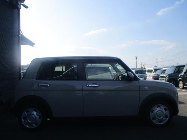 アルトラパン モード　クリアランスソナー　レーンアシスト　衝突被害軽減システム　オートライト　ＨＩＤ　スマートキー　アイドリングストップ　電動格納ミラー　シートヒーター　ベンチシート　ＣＶＴ　盗難防止システム　ＡＢＳ（18枚目）