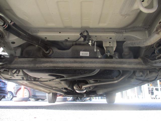 アルトラパン モード　クリアランスソナー　レーンアシスト　衝突被害軽減システム　オートライト　ＨＩＤ　スマートキー　アイドリングストップ　電動格納ミラー　シートヒーター　ベンチシート　ＣＶＴ　盗難防止システム　ＡＢＳ（31枚目）