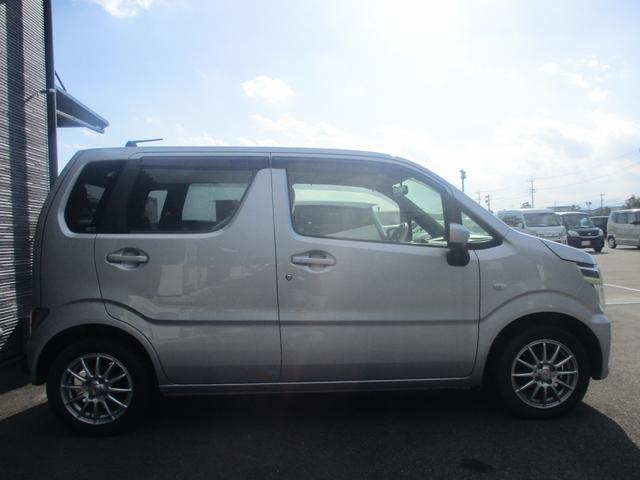 ワゴンＲ ＦＡ　４ＷＤ　キーレスエントリー　電動格納ミラー　シートヒーター　ベンチシート　ＣＶＴ　盗難防止システム　ＡＢＳ　ＥＳＣ　アルミホイール　衝突安全ボディ　エアコン　パワーステアリング　パワーウィンドウ（18枚目）