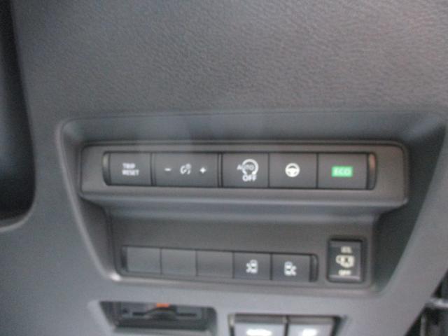 セレナ ハイウェイスターＶ　４ＷＤ　全周囲カメラ　ナビ　クリアランスソナー　オートクルーズコントロール　衝突被害軽減システム　両側電動スライドドア　オートマチックハイビーム　オートライト　ＬＥＤヘッドランプ　スマートキー（12枚目）