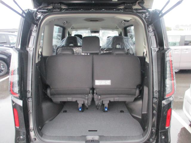 セレナ ハイウェイスターＶ　４ＷＤ　全周囲カメラ　ナビ　クリアランスソナー　オートクルーズコントロール　衝突被害軽減システム　両側電動スライドドア　オートマチックハイビーム　オートライト　ＬＥＤヘッドランプ　スマートキー（23枚目）