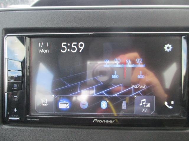 ワゴンＲ ハイブリッドＦＸ　４ＷＤ　ＥＴＣ　クリアランスソナー　レーンアシスト　衝突被害軽減システム　オートライト　スマートキー　アイドリングストップ　電動格納ミラー　シートヒーター　ベンチシート　ＣＶＴ　盗難防止システム（7枚目）