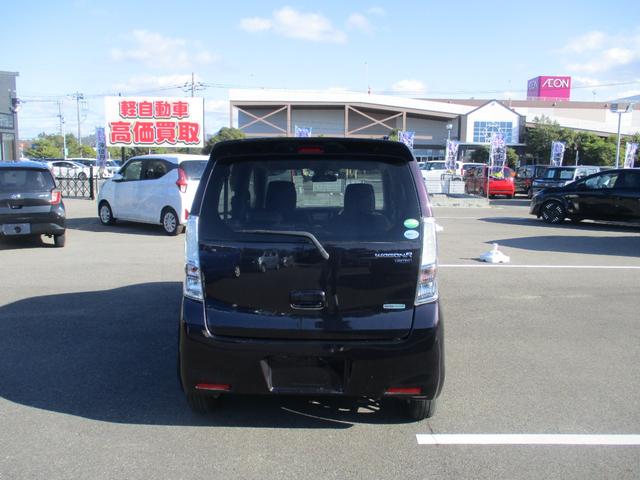 ワゴンＲ ２０周年記念車　ＥＴＣ　ナビ　衝突被害軽減システム　オートライト　ＨＩＤ　スマートキー　アイドリングストップ　電動格納ミラー　シートヒーター　ベンチシート　ＣＶＴ　盗難防止システム　ＡＢＳ　ＥＳＣ　ＣＤ　ＤＶＤ再生（19枚目）
