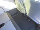 ベースグレード　４ＷＤ　バックカメラ　両側スライド・片側電動　クリアランスソナー　オートクルーズコントロール　衝突被害軽減システム　オートライト　ＬＥＤヘッドランプ　スマートキー　電動格納ミラー　シートヒーター（29枚目）