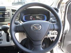 お車の販売以外にも、車検整備や自動車保険代理店業務も行っています！お気軽にご相談くださいませ！ 3