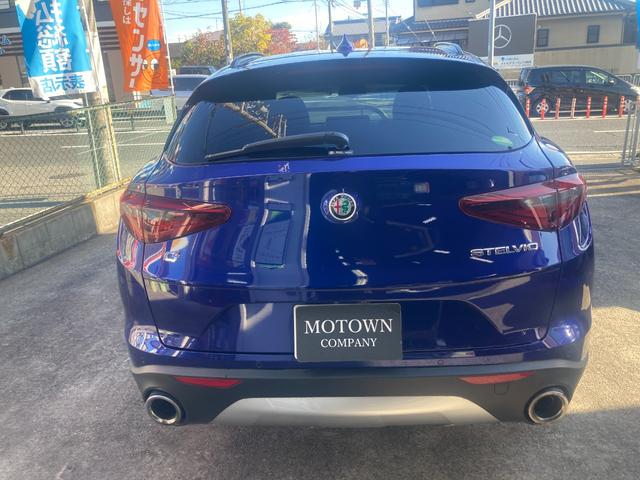 ステルヴィオ 2.0ターボ Q4スポーツパッケージ 黒革シート/シートヒーター/パワーシート ステアリングヒーター 20インチAW 純正ナビ/Bluetooth/フルセグ/Bカメラ/Applecarplay ハーマンカードン レッドキャリパー(3枚目)