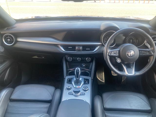 ステルヴィオ 2.0ターボ Q4スポーツパッケージ 黒革シート/シートヒーター/パワーシート ステアリングヒーター 20インチAW 純正ナビ/Bluetooth/フルセグ/Bカメラ/Applecarplay ハーマンカードン レッドキャリパー(4枚目)