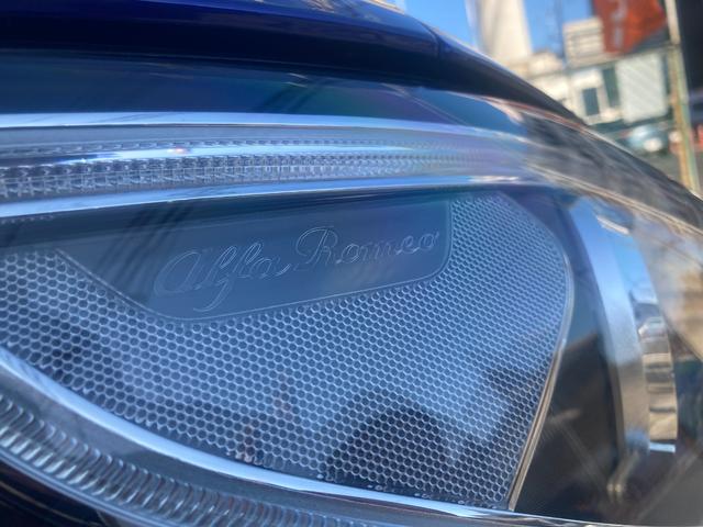 ステルヴィオ 2.0ターボ Q4スポーツパッケージ 黒革シート/シートヒーター/パワーシート ステアリングヒーター 20インチAW 純正ナビ/Bluetooth/フルセグ/Bカメラ/Applecarplay ハーマンカードン レッドキャリパー(19枚目)