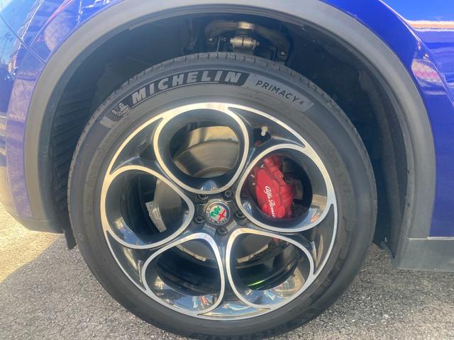 ステルヴィオ 2.0ターボ Q4スポーツパッケージ 黒革シート/シートヒーター/パワーシート ステアリングヒーター 20インチAW 純正ナビ/Bluetooth/フルセグ/Bカメラ/Applecarplay ハーマンカードン レッドキャリパー(33枚目)