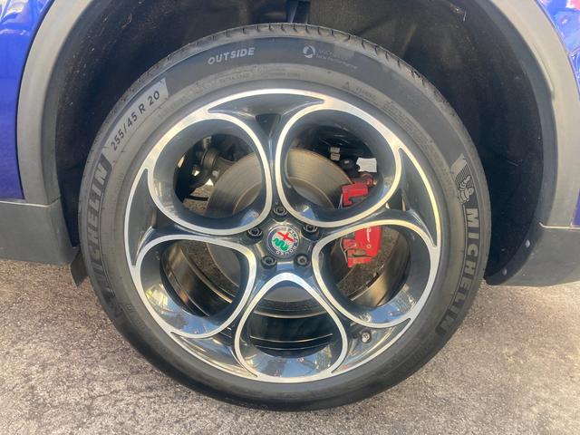 ステルヴィオ 2.0ターボ Q4スポーツパッケージ 黒革シート/シートヒーター/パワーシート ステアリングヒーター 20インチAW 純正ナビ/Bluetooth/フルセグ/Bカメラ/Applecarplay ハーマンカードン レッドキャリパー(34枚目)