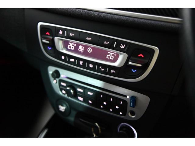 メガーヌ ルノー　スポール　ＲＥＣＡＲＯシート　ＣＤオーディオ／Ｂｌｕｅｔｏｏｔｈ　ＨＩＤヘッドライト　カードキー　禁煙車　純正ブラック１８ＡＷ　ＥＴＣ　６速マニュアル（77枚目）