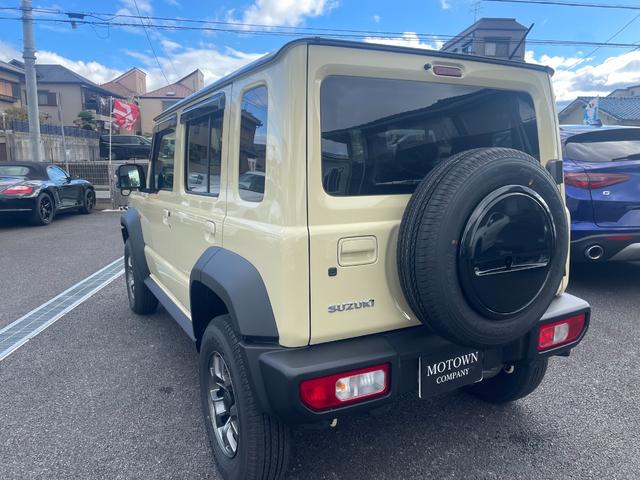 ジムニーノマド ＦＣ　登録未使用車　車検令和１０年１２月２３日まで　純正フロアーマット　衝突被害軽減ブレーキ　シートヒーター　ＬＥＤヘッドライト　プッシュスタート／スマートキー　保証書　取説　スペアーキー（6枚目）