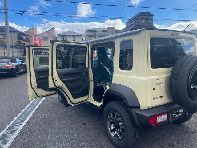 ジムニーノマド ＦＣ　登録未使用車　車検令和１０年１２月２３日まで　純正フロアーマット　衝突被害軽減ブレーキ　シートヒーター　ＬＥＤヘッドライト　プッシュスタート／スマートキー　保証書　取説　スペアーキー（8枚目）