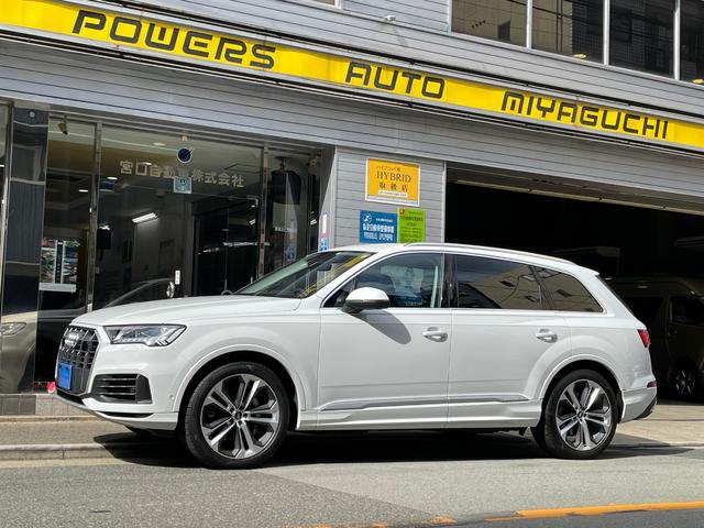 アウディ Q7 55TFSIクワトロ エアサス搭載車 オプション21