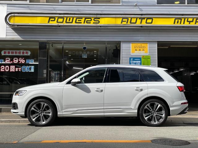 アウディ Q7 55TFSIクワトロ エアサス搭載車 オプション21