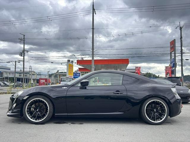 ８６ ＧＴ　・６ＭＴ・ＴＲＤフロントエアロ・ＢＬＩＴＺ製ＺＺ－Ｒ車高調・ＳＳＲーＲＥＩＮＥＲｔｙｐｅ１０Ｒ－１８インチＡＷ・社外ナビ・ＴＶフルセグ・バックモニター・ＥＴＣ・クルーズコントロール・スマートキー（5枚目）