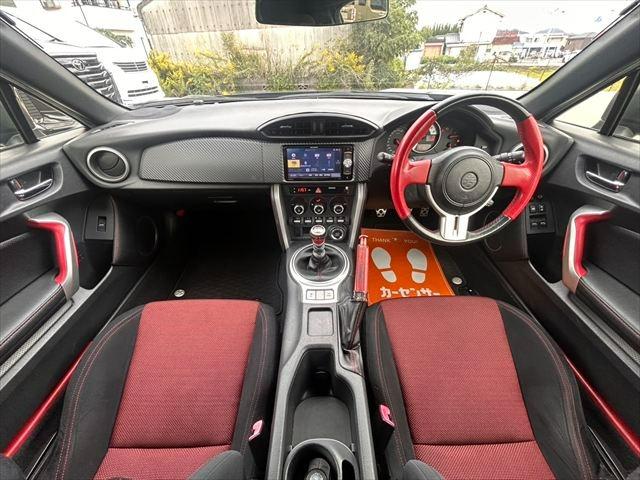 ８６ ＧＴ　・６ＭＴ・ＴＲＤフロントエアロ・ＢＬＩＴＺ製ＺＺ－Ｒ車高調・ＳＳＲーＲＥＩＮＥＲｔｙｐｅ１０Ｒ－１８インチＡＷ・社外ナビ・ＴＶフルセグ・バックモニター・ＥＴＣ・クルーズコントロール・スマートキー（11枚目）
