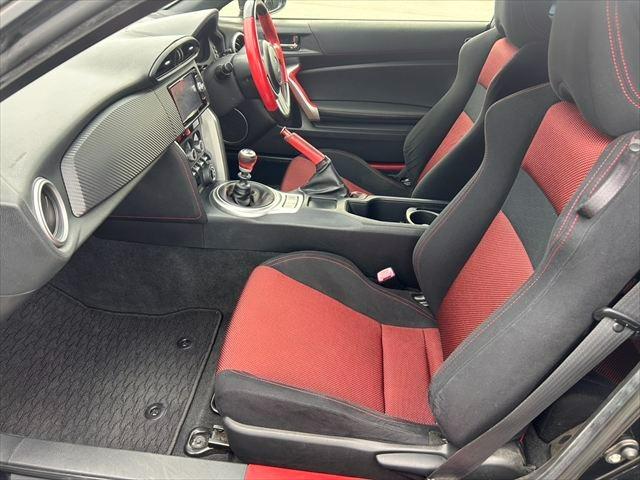 ８６ ＧＴ　・６ＭＴ・ＴＲＤフロントエアロ・ＢＬＩＴＺ製ＺＺ－Ｒ車高調・ＳＳＲーＲＥＩＮＥＲｔｙｐｅ１０Ｒ－１８インチＡＷ・社外ナビ・ＴＶフルセグ・バックモニター・ＥＴＣ・クルーズコントロール・スマートキー（36枚目）