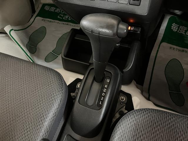 ハイゼットトラック スタンダード／エアコン／パワステ／１年保証／走行５．９万キロ　１年間走行距離無制限保証／走行５．９万キロ／ラジオ／エアコン／パワーステアリング／ＥＴＣ／ロングバイザー／ゴムマット／三方開／ＡＴ車／車検整備付き／（19枚目）