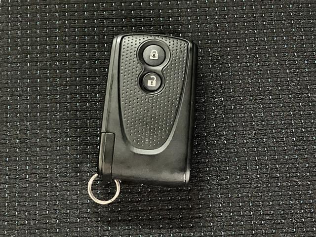ムーヴコンテ Ｘ　リミテッド　キーフリー／電動格納ミラー／オートエアコン　走行距離１．０万キロ／ワンオーナー／１年間走行距離無制限保証付／ＣＤ・ＭＤステレオ／オートエアコン／電動格納ミラー／ベンチシート／コラムシフト／アイドリングストップ／／（20枚目）