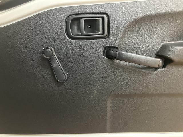 ハイゼットトラック スタンダード MT車/スマアシ/コーナーセンサー R.7年式//パワステ/コーナーセンサー/エアコン/衝突回避支援ブレーキ/車線逸脱抑制制御機能/ブレーキ制御付き誤発進抑制抑制機能/オートライト/(30枚目)