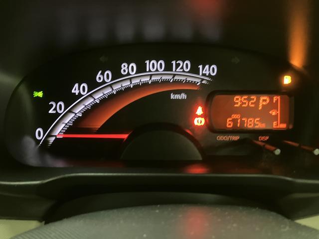 ムーヴ Ｌ／ＣＤオーディオ／走行６．８万キロ／電格ミラー／キーレス／　１年間走行距離無制限保証／走行６．８万キロ／ＣＤオーディオ／ＦＭラジオ／ＡＭラジオ／ＡＵＸ／アイドリングストップ／電動格納式ドアミラー／キーレスエントリー／車検整備付きシートアンダートレイ／（7枚目）