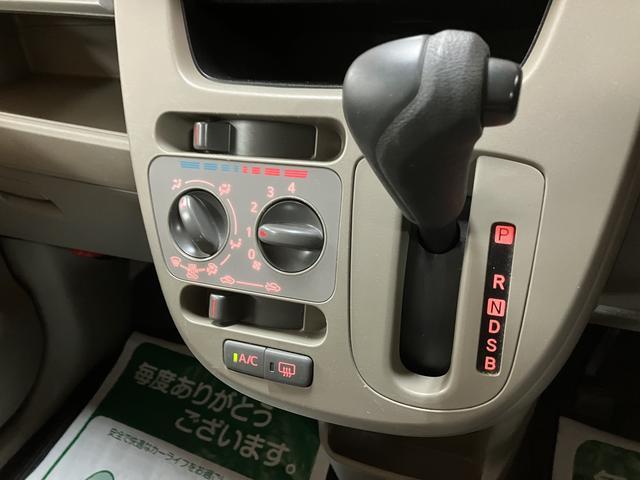 ムーヴ Ｌ／ＣＤオーディオ／走行６．８万キロ／電格ミラー／キーレス／　１年間走行距離無制限保証／走行６．８万キロ／ＣＤオーディオ／ＦＭラジオ／ＡＭラジオ／ＡＵＸ／アイドリングストップ／電動格納式ドアミラー／キーレスエントリー／車検整備付きシートアンダートレイ／（8枚目）