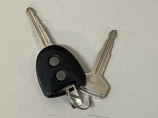 ムーヴ Ｌ／ＣＤオーディオ／走行６．８万キロ／電格ミラー／キーレス／　１年間走行距離無制限保証／走行６．８万キロ／ＣＤオーディオ／ＦＭラジオ／ＡＭラジオ／ＡＵＸ／アイドリングストップ／電動格納式ドアミラー／キーレスエントリー／車検整備付きシートアンダートレイ／（10枚目）