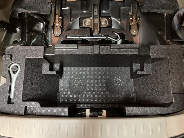 ムーヴ Ｌ／ＣＤオーディオ／走行６．８万キロ／電格ミラー／キーレス／　１年間走行距離無制限保証／走行６．８万キロ／ＣＤオーディオ／ＦＭラジオ／ＡＭラジオ／ＡＵＸ／アイドリングストップ／電動格納式ドアミラー／キーレスエントリー／車検整備付きシートアンダートレイ／（20枚目）