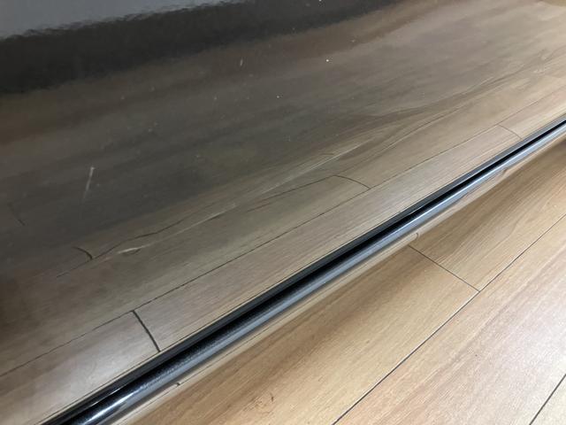 ムーヴ Ｌ／ＣＤオーディオ／走行６．８万キロ／電格ミラー／キーレス／　１年間走行距離無制限保証／走行６．８万キロ／ＣＤオーディオ／ＦＭラジオ／ＡＭラジオ／ＡＵＸ／アイドリングストップ／電動格納式ドアミラー／キーレスエントリー／車検整備付きシートアンダートレイ／（32枚目）