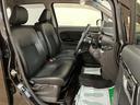 運転席も広々としています♪