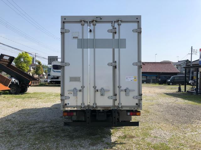 キャンター 　冷蔵冷凍車　冷蔵・冷凍、小部屋　最大積載量：１，８００ｋｇ　走行距離：２２万ｋｍ　冷凍機：デンソーＣＧＡ８６２　　ＡＴ（21枚目）